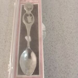 Vintage Collectors Silver tone Travel Souvenir Spoon, MINNESOTA ", NIB